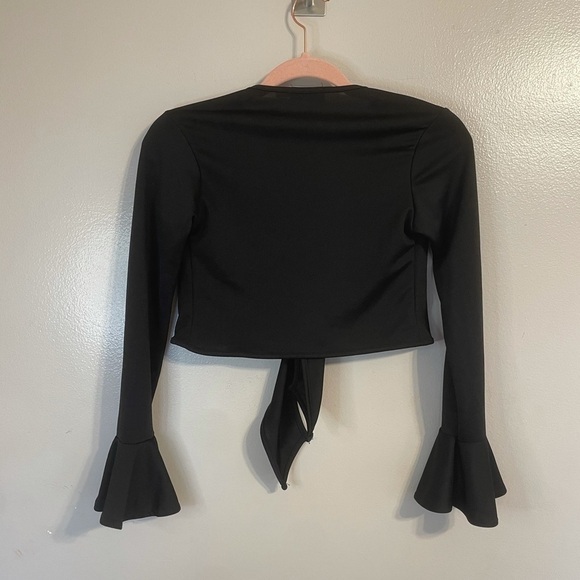 𝅺ASOS- I Saw it First Cropped Black Top - Picture 2 of 7